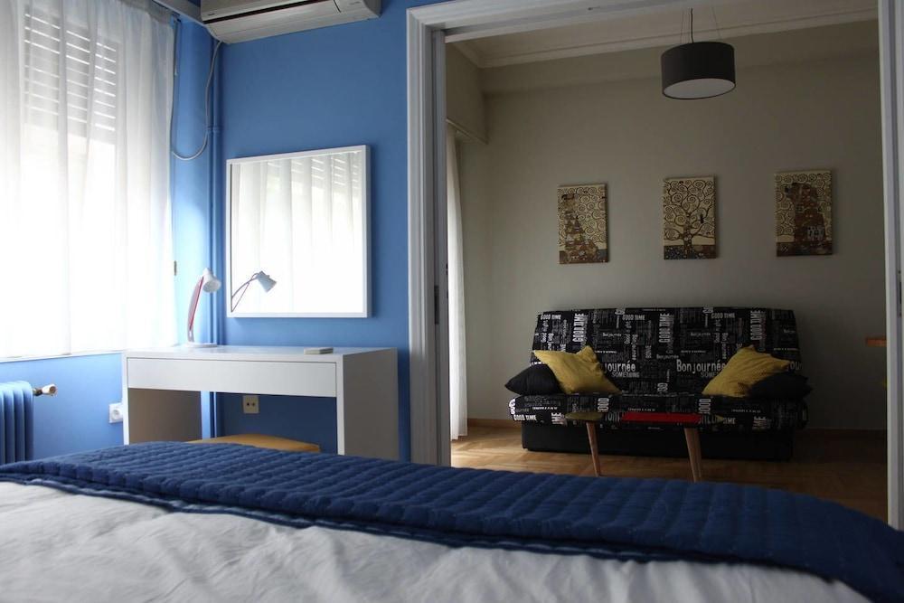 Cheery Apartment In The Center Of Athena Bagian luar foto