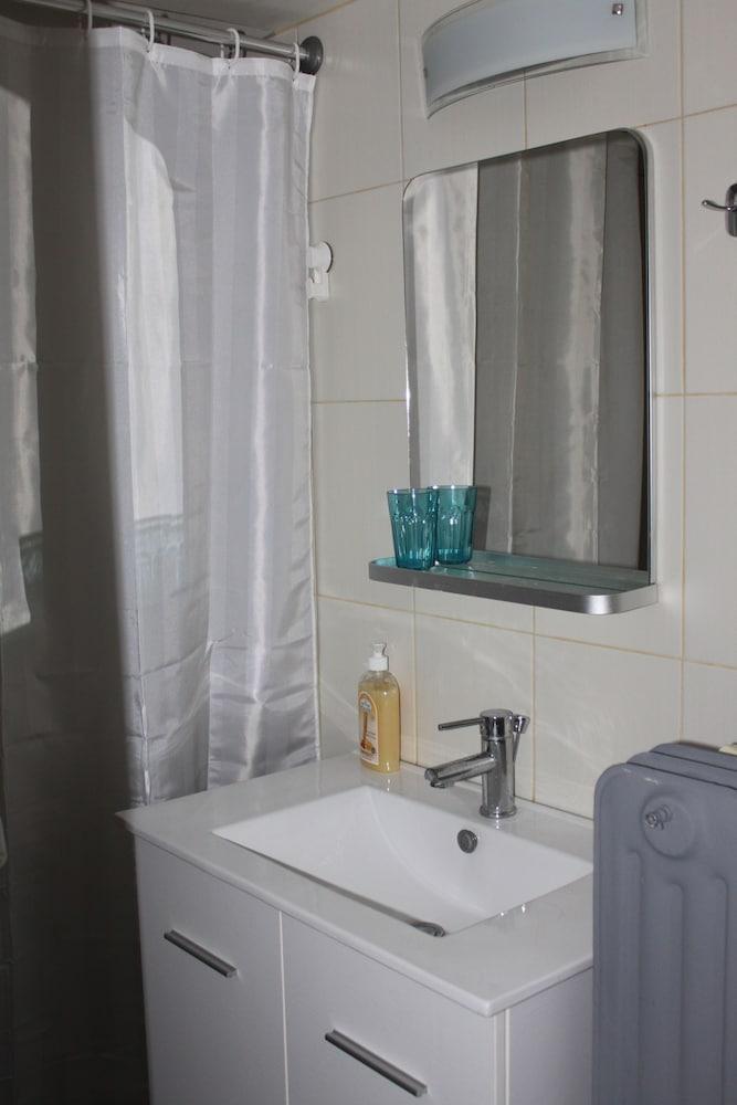 Cheery Apartment In The Center Of Athena Bagian luar foto